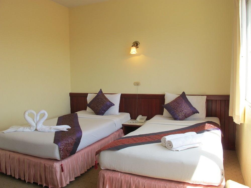 Chumphon Palace Hotel Exteriör bild