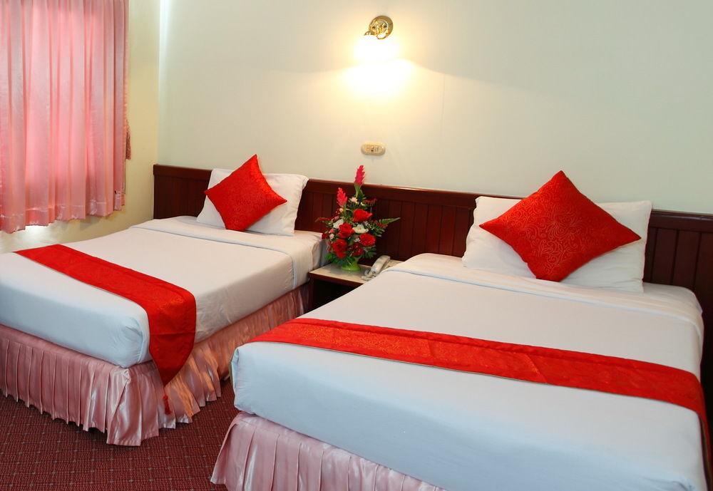 Chumphon Palace Hotel Exteriör bild