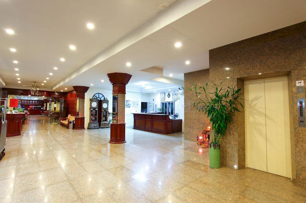 Chumphon Palace Hotel Exteriör bild